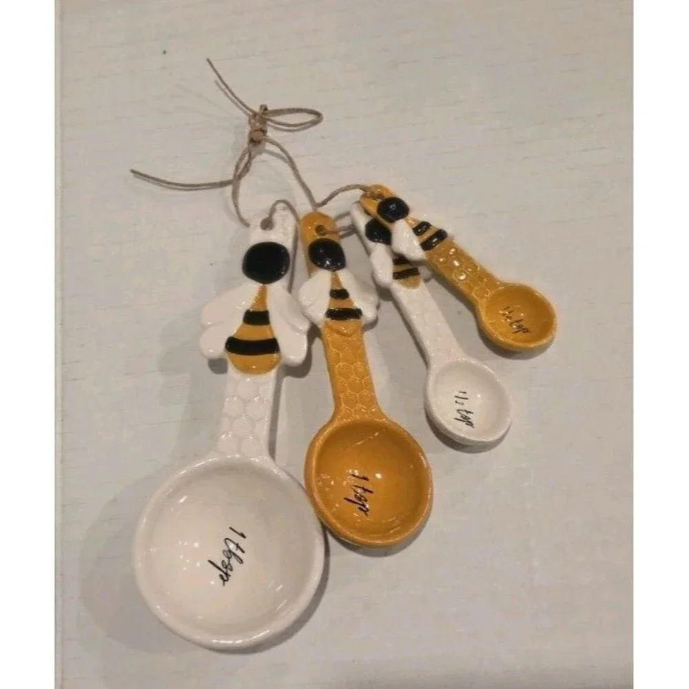 Young's Ceramic Honey Bee Measuring Spoons 4 Pc Set Tiered Shelf Or Everyday Use